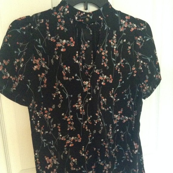 Black Floral Print Blouse - Picture 1 of 4